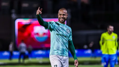 SP - BRAGANCA PAULISTA - 18/05/2025 - BRASILEIRO A 2025, BRAGANTINO X PALMEIRAS - Mayke jogador do Palmeiras durante aquecimento antes da partida contra o Bragantino no estadio Cicero De Souza Marques pelo campeonato Brasileiro A 2025. Foto: Fabio Giannelli/AGIF