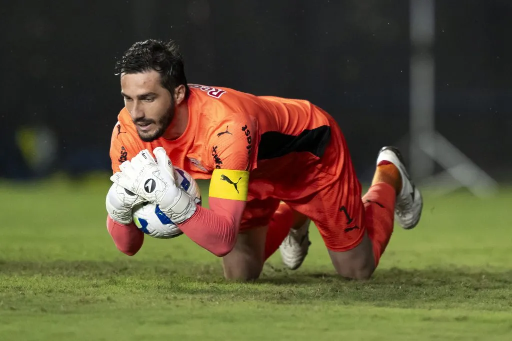 RJ – RIO DE JANEIRO – 31/05/2025 – BRASILEIRO A 2025, VASCO X BRAGANTINO – Cleiton goleiro do Bragantino durante partida contra o Vasco no estadio Sao Januario pelo campeonato Brasileiro A 2025. Foto: Jorge Rodrigues/AGIF
