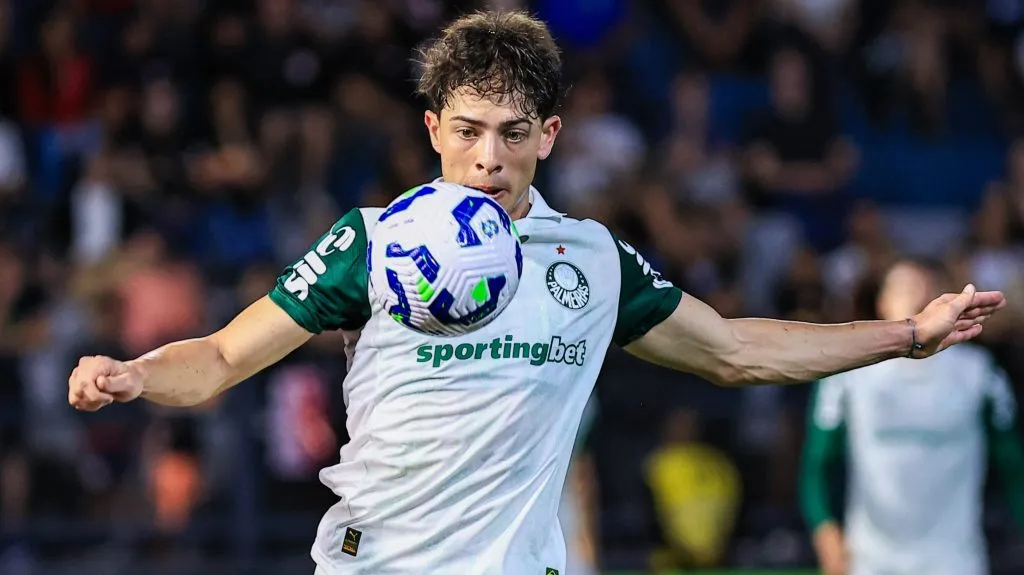 Giay durante partida. Foto: Fabio Giannelli/AGIF