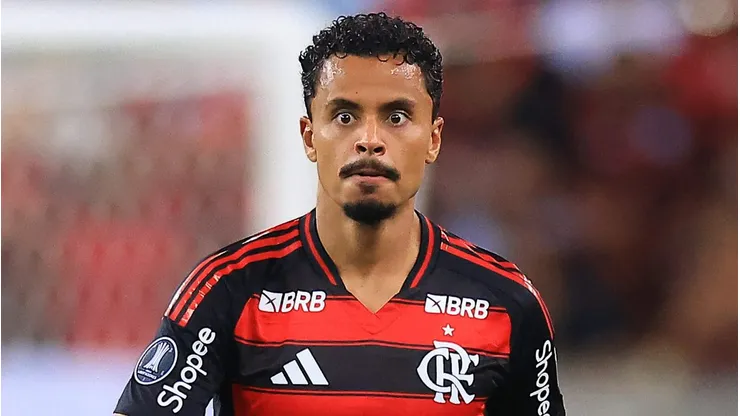 Allan em partida pelo Flamengo. (Photo by Buda Mendes/Getty Images)