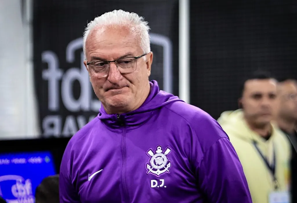 SP – SAO PAULO – 01/06/2025 – BRASILEIRO A 2025, CORINTHIANS X VITORIA –  Dorival Jr tecnico do Corinthians durante partida contra o Vitoria no estadio Arena Corinthians pelo campeonato Brasileiro A 2025. Foto: Fabio Giannelli/AGIF