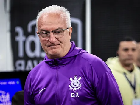 Dorival Júnior toma decisão sobre permanência de Depay após polêmica