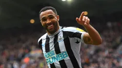 Callum Wilson comemorando gol pelo Newcastle. (Photo by Stu Forster/Getty Images)