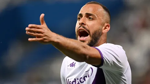 Arthur Cabral chega ao Botafogo para participar do Mundial de Clubes.