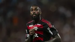 Volante em partida pelo Flamengo