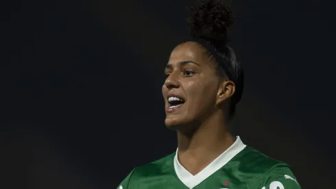 Amanda Gutierres se isola na liderança. Foto: Anderson Romão/AGIF