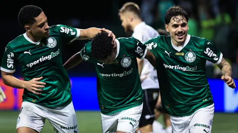 Estêvão jogador do Palmeiras comemora seu gol durante partida contra o Ceará - Foto: Fabio Giannelli/AGIF