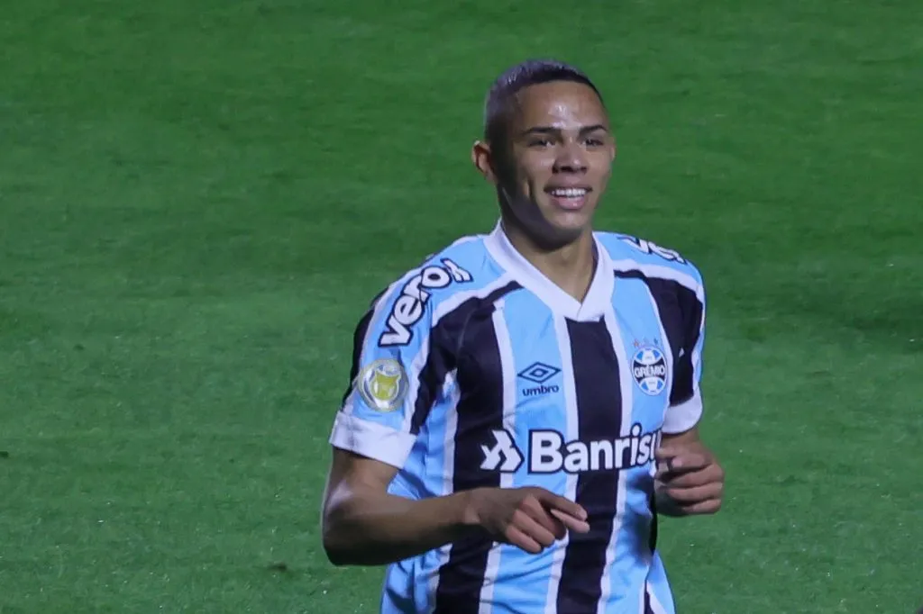 Vanderson deixou o Grêmio em 2022 rumo ao Mônaco, da França. Foto: Marcello Zambrana/AGIF