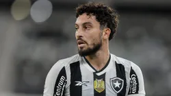 Alex Telles projeta Botafogo no Mundial