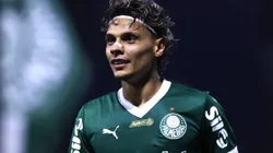 Richard Ríos durante partida contra o São Paulo, na Arena Barueri, pelo Brasileirão.