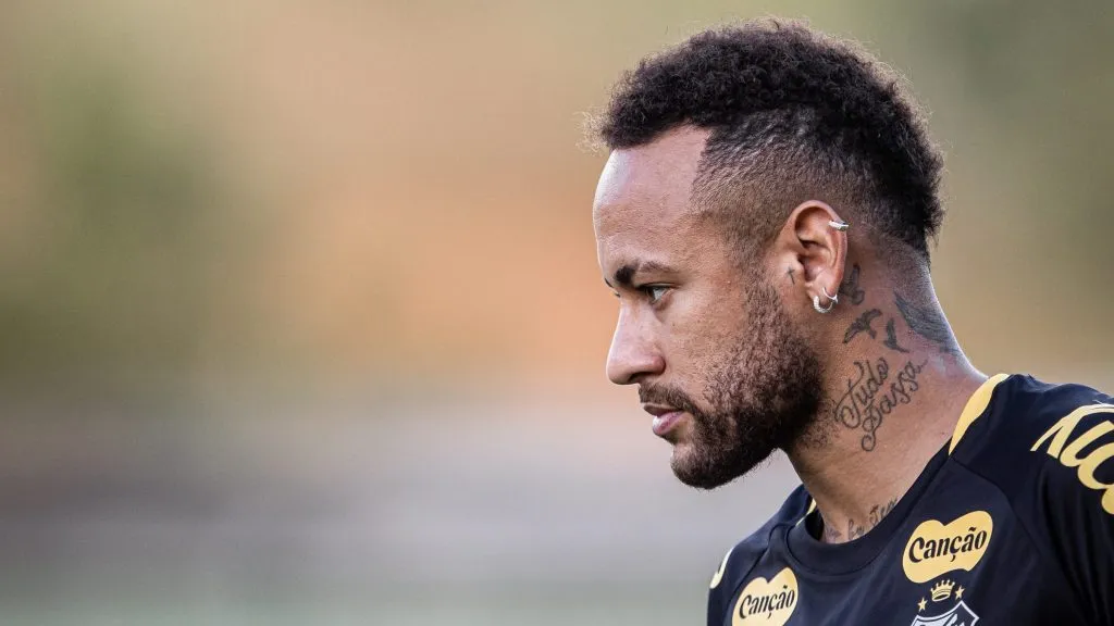 Neymar em treinamento pelo Alvinegro Praiano. Foto: Raul Baretta/ Santos FC.