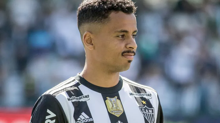 Allan durante partida entre Coritiba e Atlético-MG, no Couto Pereira, pelo Brasileirão 2022.