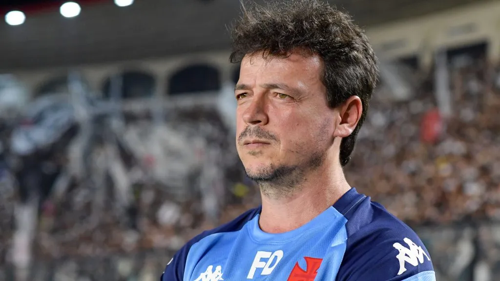 Diniz tem apenas duas vitórias em seis jogos pelo Vasco – Foto: Thiago Ribeiro/AGIF