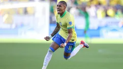 Raphinha comemora gol marcado pela Seleção Brasileira. Foto: ZUMA Press, Inc. / Alamy Stock Photo