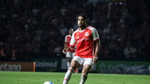 Gustavo Prado jogador do Internacional durante partida contra o Sao Paulo no estadio Heriberto Hulse pelo campeonato Brasileiro A 2024. Foto: Leonardo Hubbe/AGIF