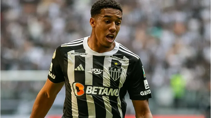 Sem espaço no Galo, Palacios foi emprestado a time dos Emirados Árabes.