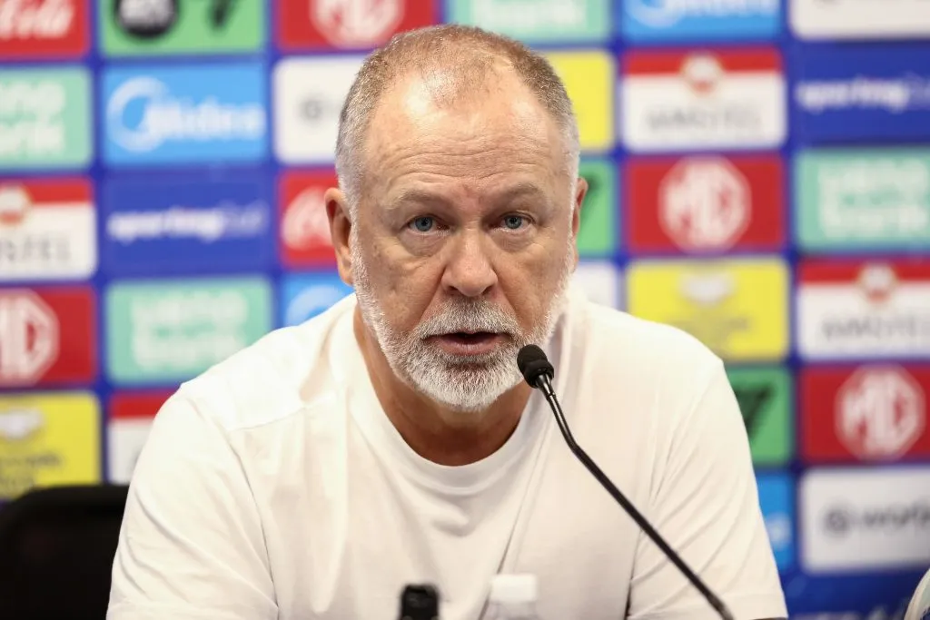 Mano vem recebendo críticas por conta do rendimento no Grêmio. Foto: Pedro H. Tesch/Getty Images.
