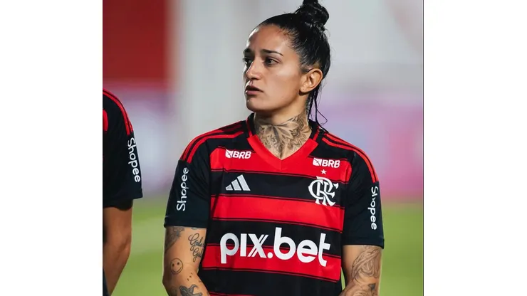 Atacante Fernanda, do Flamengo. Foto: Reprodução/Instagram/@fernandacaroll02