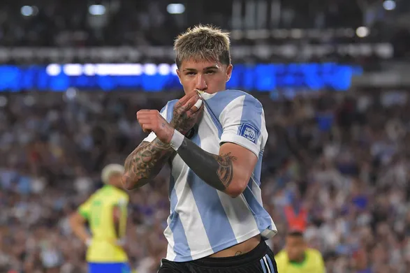 BUENOS AIRES, ARGENTINA – MARCH 25: Enzo Fernández of Argentina celebrates after scoring the team’s second goal during the South of American FIFA World Cup 2026 Qualifier between Argentina and Brazil at Estadio Más Monumental Antonio Vespucio Liberti on March 25, 2025 in Buenos Aires, Argentina. (Photo by Marcelo Endelli/Getty Images)