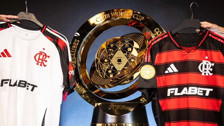 Troféu do Super Mundial de Clubes em Tour na Gávea. Foto: Hermes de Paula / Flamengo
