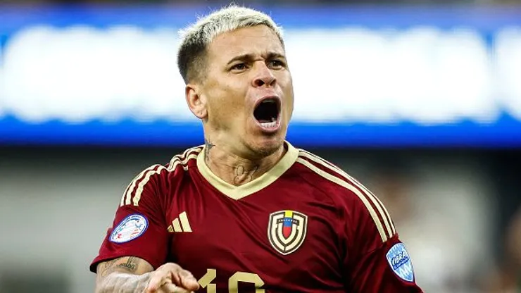 Soteldo comemorando gol durante partida entre Venezuela e México, pela Copa América 2024. Foto: Ronald Martinez