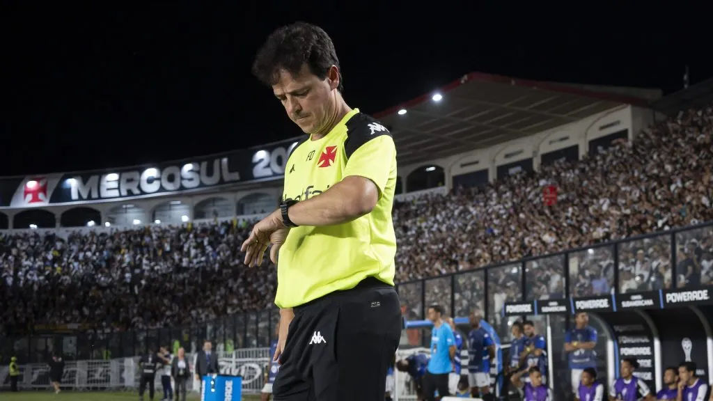 Fernando Diniz, comandante do Gigante da Colina. Foto: Jorge Rodrigues/AGIF.