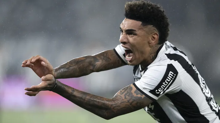 Igor Jesus em ação pelo Botafogo - Foto: Jorge Rodrigues/AGIF