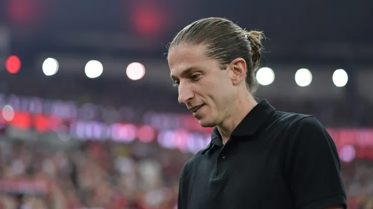 Filipe Luís, técnico do Flamengo, durante partida contra o Fortaleza, pelo Brasileirão Betano. Foto: Thiago Ribeiro/AGIF.