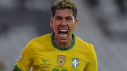 Roberto Firmino comemorando gol pela Seleção Brasileira contra a Colômbia, no Estádio Nilton Santos, pela Copa América de 2021.