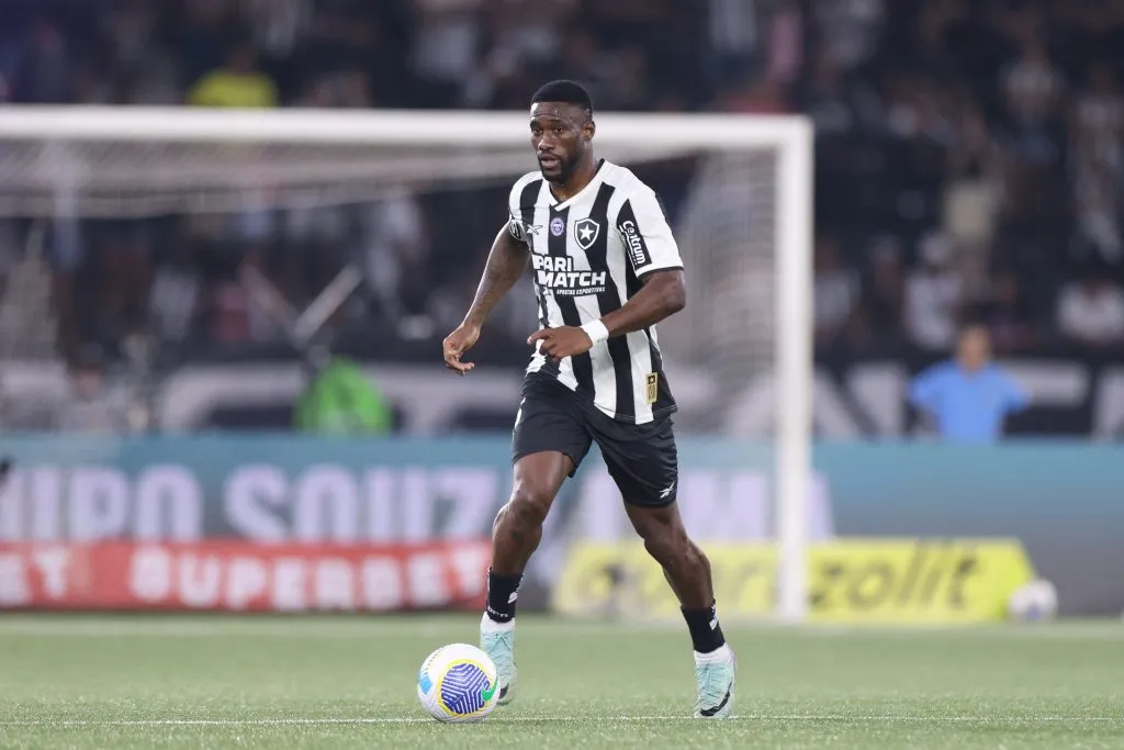 Bastos em ação pelo Botafogo (Photo by Lucas Figueiredo/Getty Images)