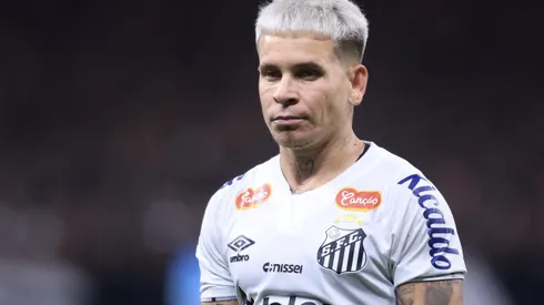 Soteldo em ação pelo Santos - Foto: Marcello Zambrana/AGIF