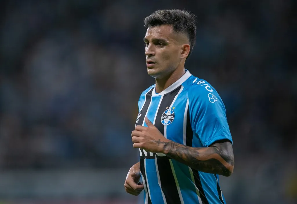 RS – PORTO ALEGRE – 08/04/2025 – COPA SUL-AMERICANA 2025, GREMIO X ATLETICO GRAU – Franco Cristaldo jogador do Gremio durante partida contra o Atletico Grau no estadio Arena do Gremio pelo campeonato Copa Sul-americana 2025. Foto: Liamara Polli/AGIF