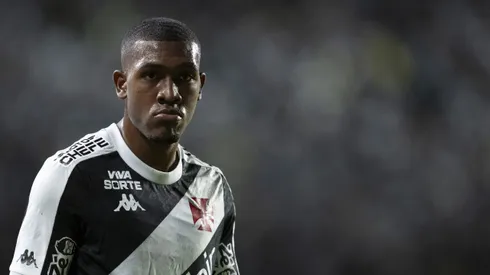 Rayan, jogador do Vasco, durante partida contra o RB Bragantino, pelo Brasileirão Betano. Foto: Jorge Rodrigues/AGIF.