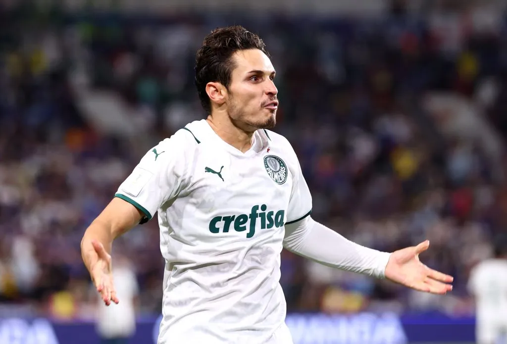 Raphael Veiga, em Palmeiras x Chelsea, em 2022 – (Photo by Francois Nel/Getty Images)