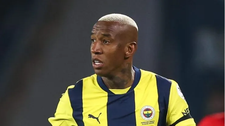 Anderson Talisca pode ter um companheiro vindo do Atlético-MG.
