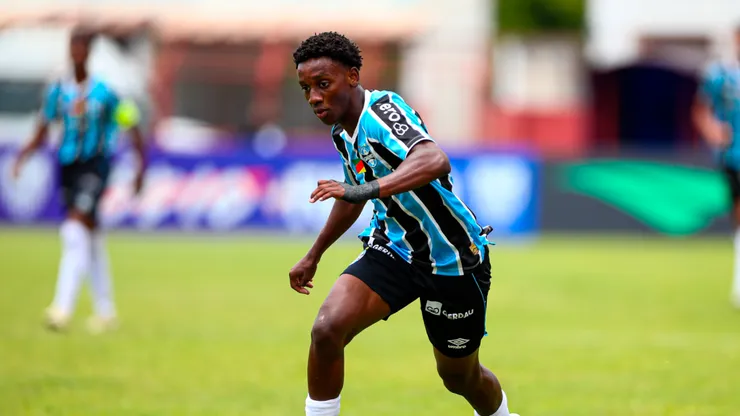 Gabriel Mec, jovem da base do Grêmio Foto: Angelo Pieretti