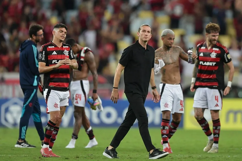 RJ – RIO DE JANEIRO – 28/05/2025 – COPA LIBERTADORES 2025, FLAMENGO X DEPORTIVO TACHIRA – Filipe Luis tecnico do Flamengo durante partida contra o Deportivo Tachira no estadio Maracana pelo campeonato Copa Libertadores 2025. Foto: Thiago Ribeiro/AGIF
