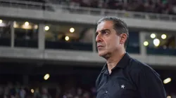 Renato Paiva acompanhando a equipe do Botafogo. Foto: Thiago Ribeiro/AGIF