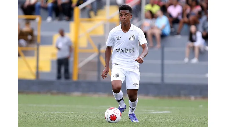 João Victor Balão renovou com o Santos - Foto: Reprodução/Santos