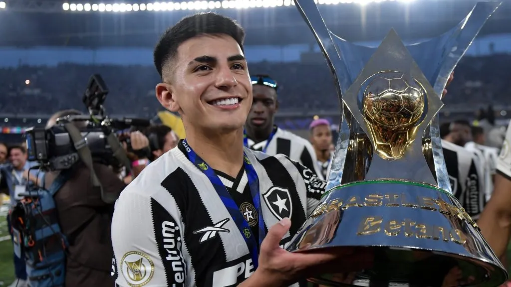 Dívida por Almada pode gerar punição na Fifa – Foto: Thiago Ribeiro/AGIF