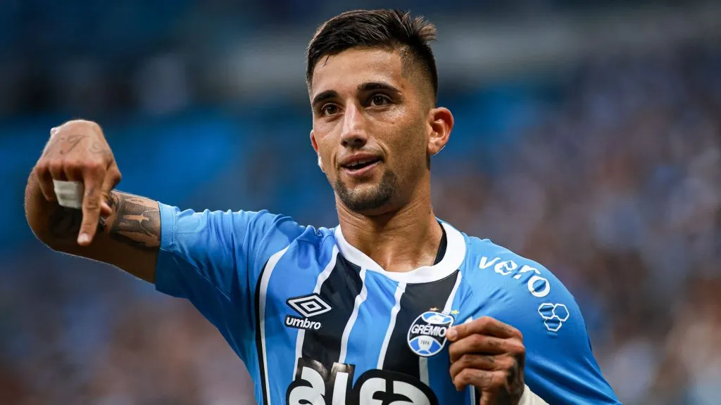 Cristian Olivera tem contrato vigente no Grêmio - Foto: Maxi Franzoi/AGIF.