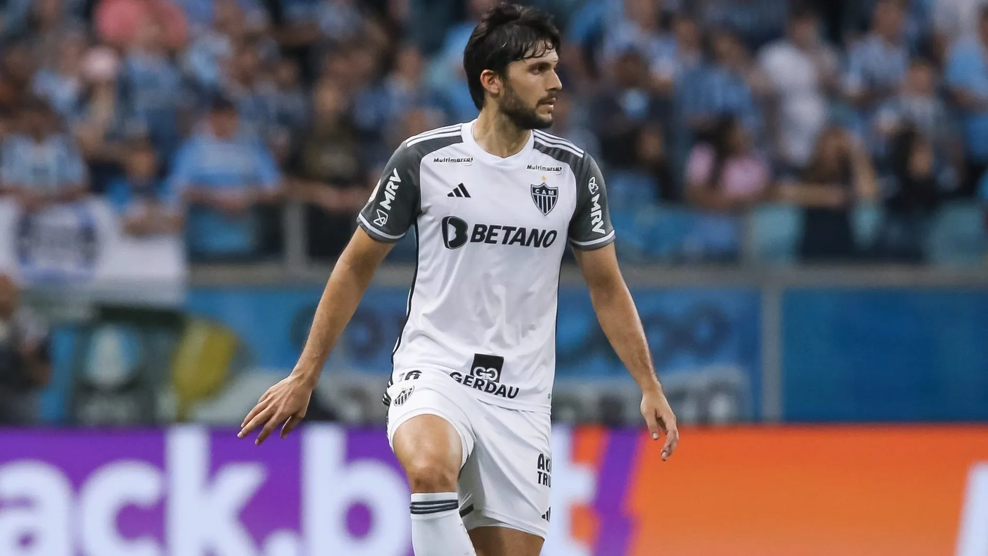 Rabello pelo Atlético. Foto: Pedro H. Tesch/AGIF