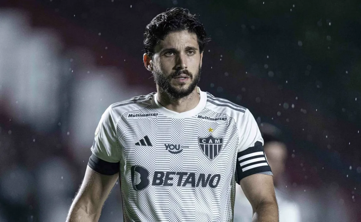 Atlético-MG enfrenta Internacional com Rabello entre titulares