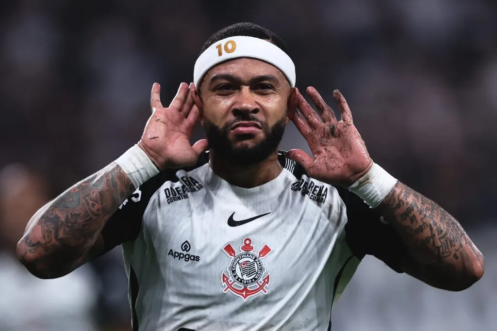 Depay, atleta do Corinthians