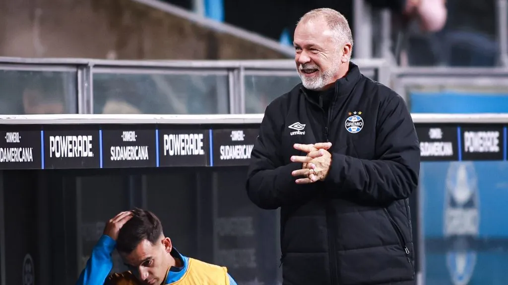 Mano Menezes terá retornos importantes em Grêmio x Corinthians – Foto: Maxi Franzoi/AGIF