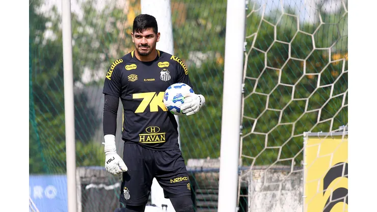 SP - SANTOS - 07/05/2025 - SANTOS, TREINO - joao paulo jogador do Santos durante treino no Centro de Treinamento CT Rei Pele. Foto: Mauricio De Souza/AGIF