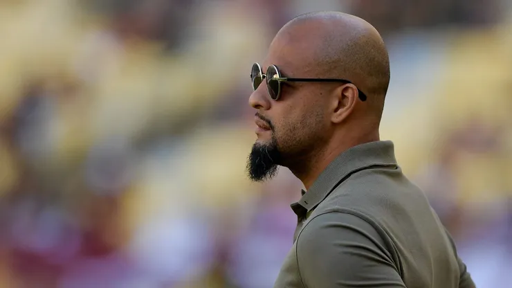 RJ - RIO DE JANEIRO - 03/03/2024 - CARIOCA 2024, FLUMINENSE X BOTAFOGO - Felipe Melo jogador do Fluminense antes da partida contra o Botafogo no estadio Maracana pelo campeonato Carioca 2024. Foto: Thiago Ribeiro/AGIF