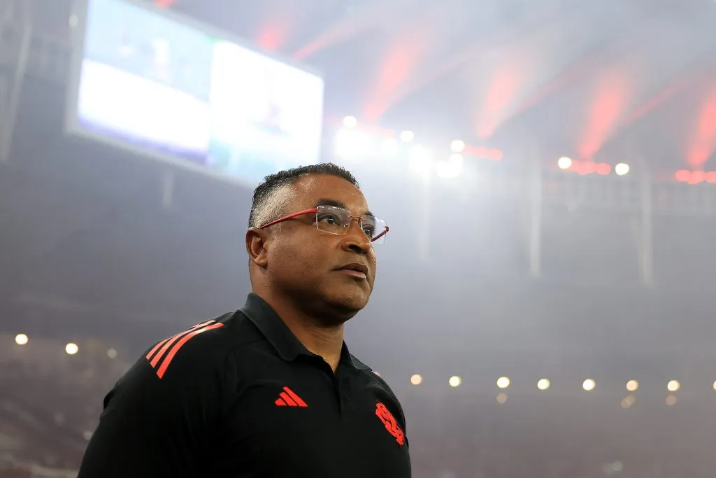 Roger Machado deve escolher entre Tabata e Romero para vaga de Alan Patrick. (Photo by Buda Mendes/Getty Images)