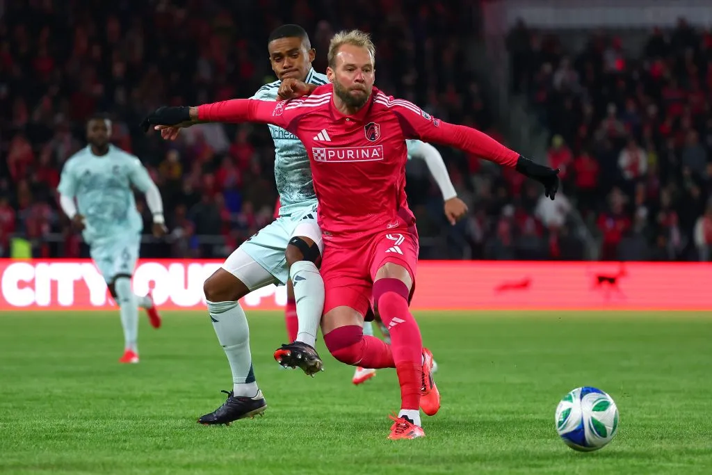 Atacante durante partida da MLS. Foto: Dilip Vishwanat/Getty Images