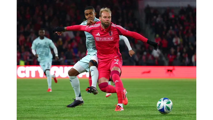 Atacante durante partida da MLS. Foto: Dilip Vishwanat/Getty Images